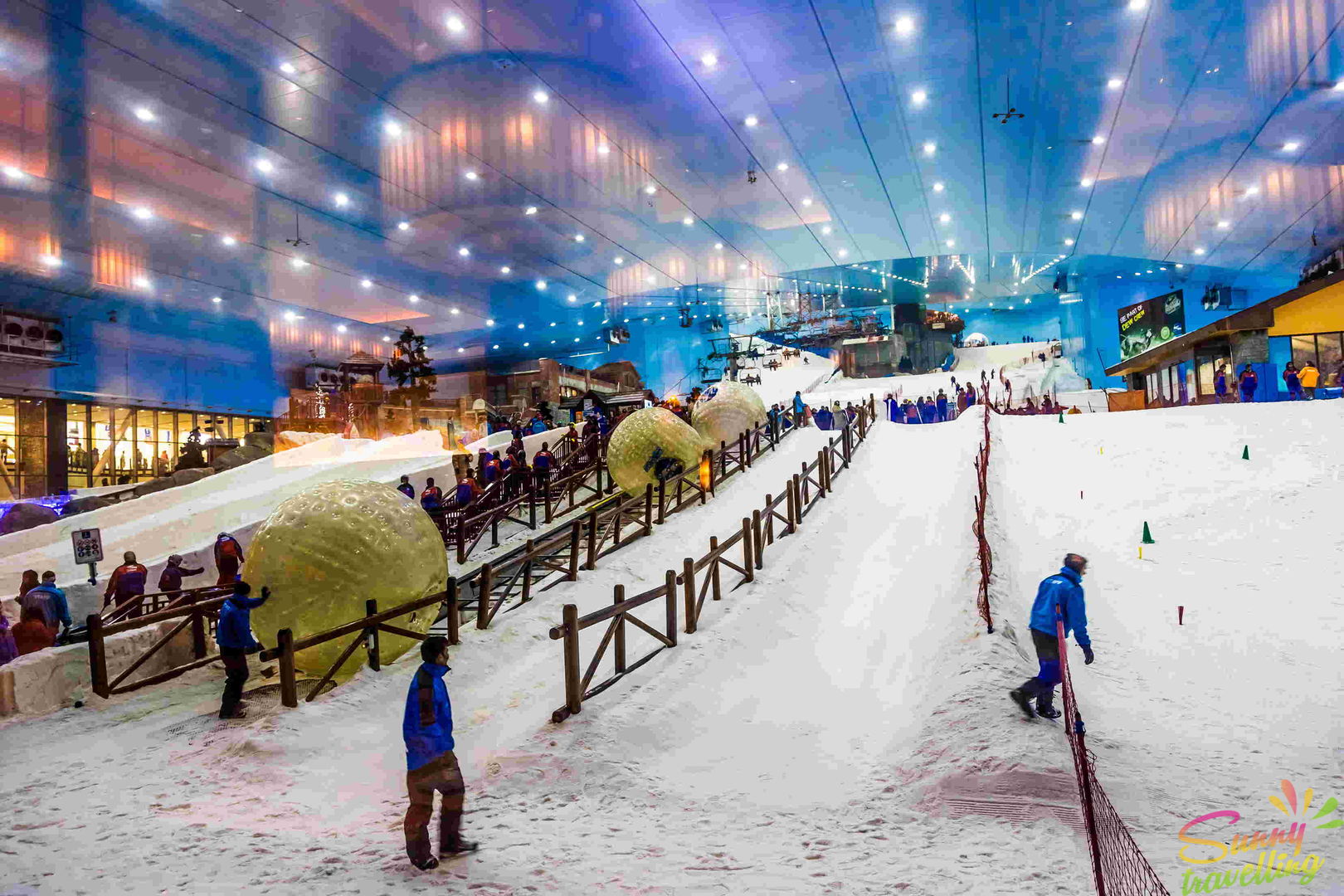 8 развлечения. Горнолыжный комплекс ски Дубай. Ski Dubai Дубай. Дубай Молл Ski Park. Снежный парк Ski Dubai.